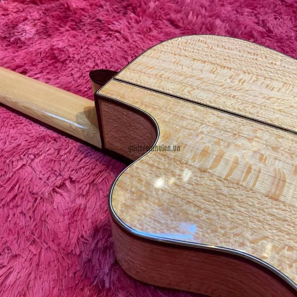 Đàn guitar classic thùng mỏng như đàn "Chí Tài" cao cấp SV-C6
