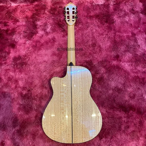 Đàn guitar classic thùng mỏng như đàn "Chí Tài" cao cấp SV-C6