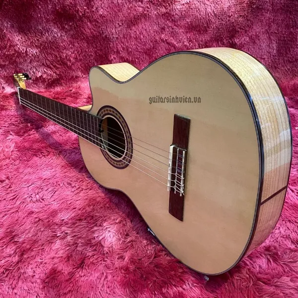 Đàn guitar classic thùng mỏng như đàn "Chí Tài" cao cấp SV-C6