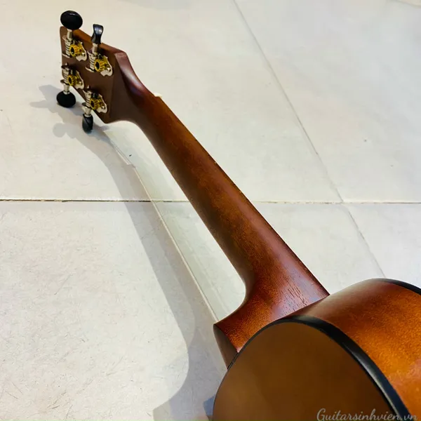 Đàn ukulele concert giá rẻ UKU23R