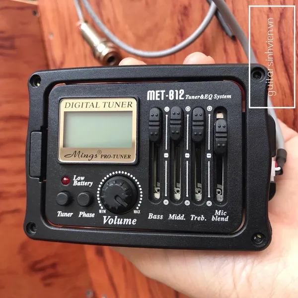 Lắp EQ đàn guitar EQ MET B12 chính hãng