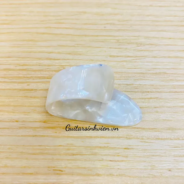 Móng giả gảy đàn dành cho ngón cái