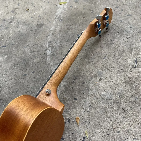 Đàn ukulele size tenor gỗ mahogany UKU23