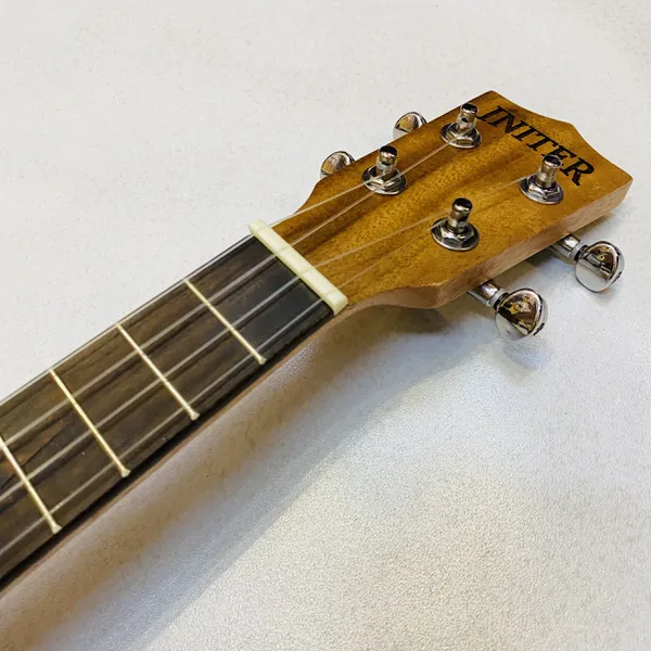 Đàn ukulele concert đẹp mắt uku23