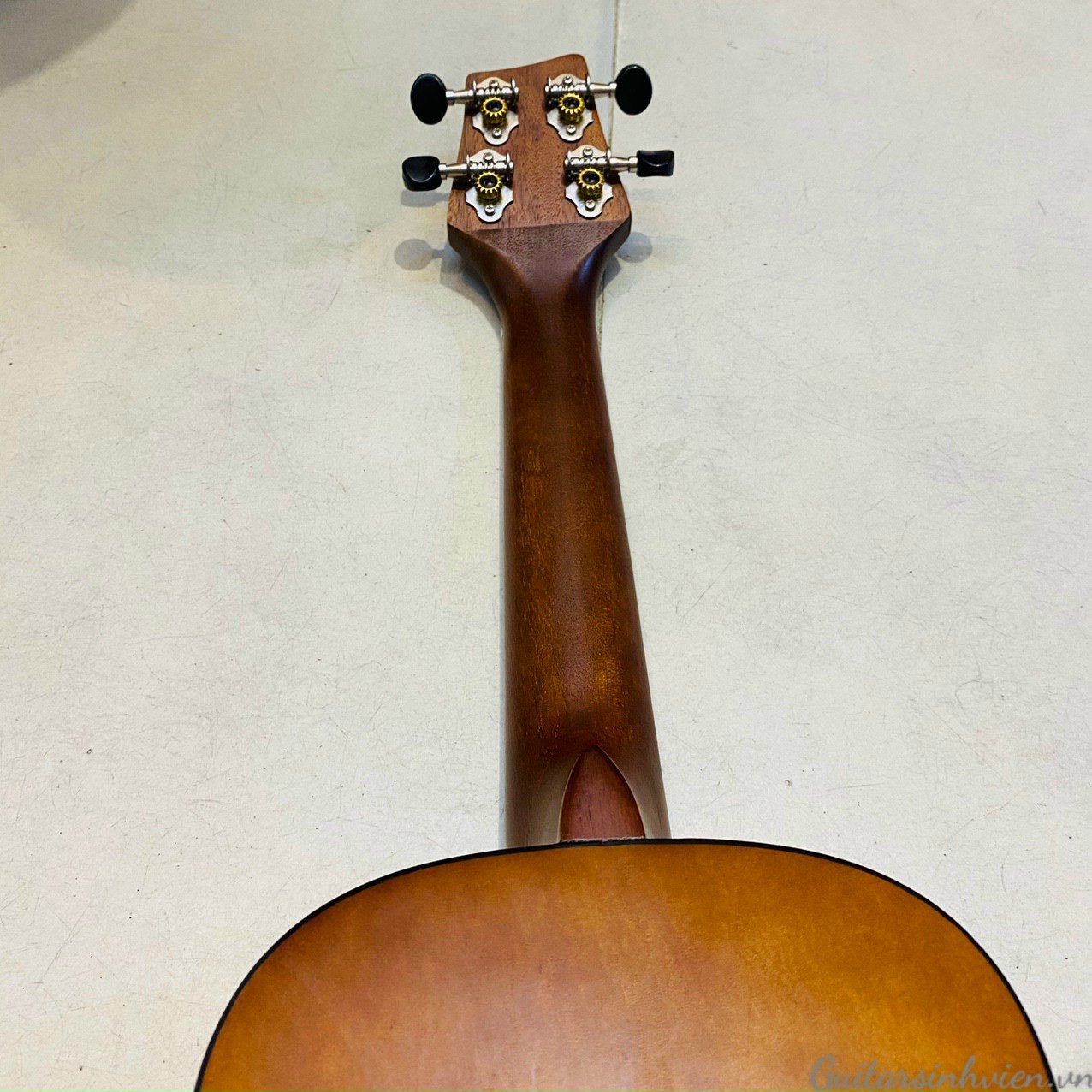 Đàn ukulele concert giá rẻ UKU23R