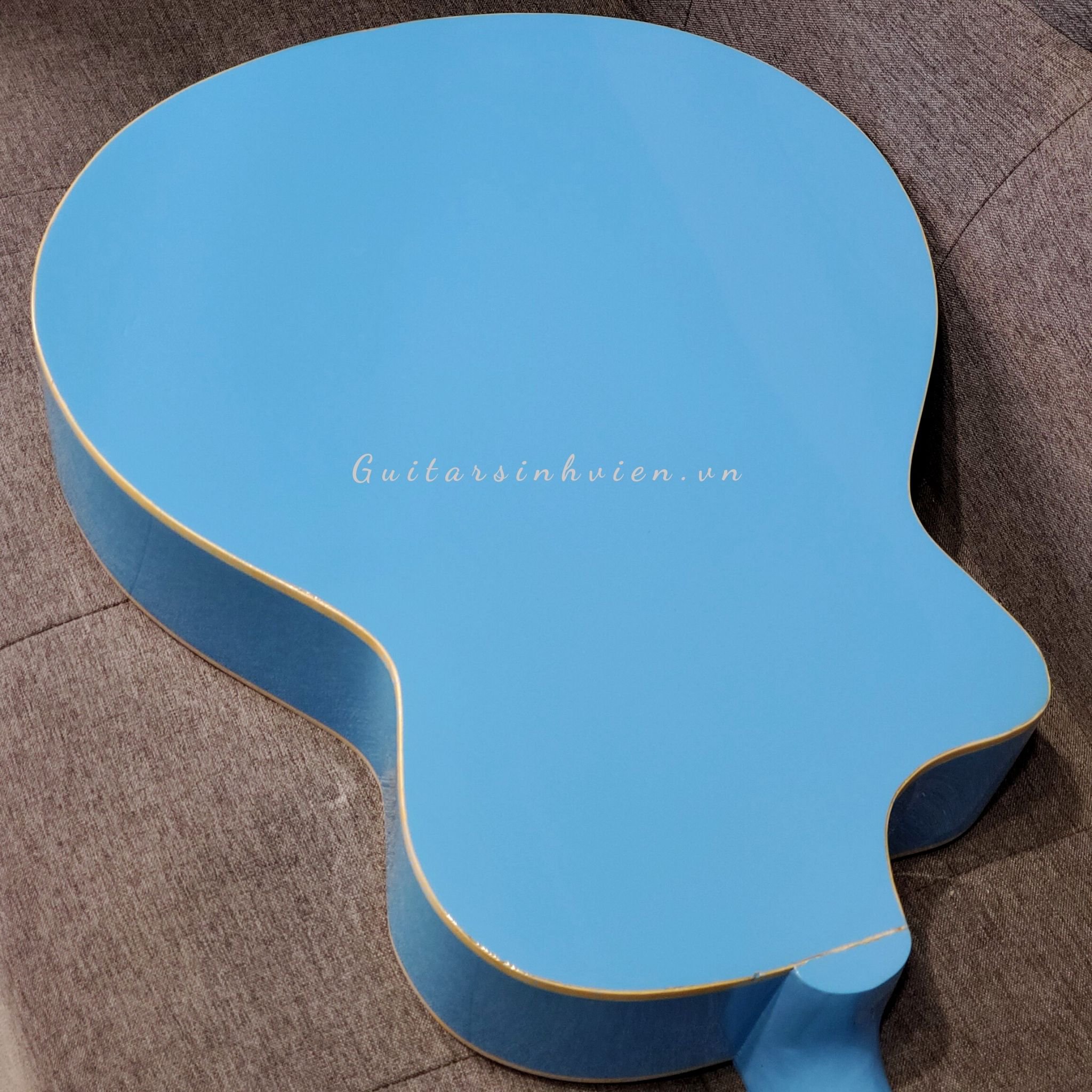 Guitar màu xanh dương