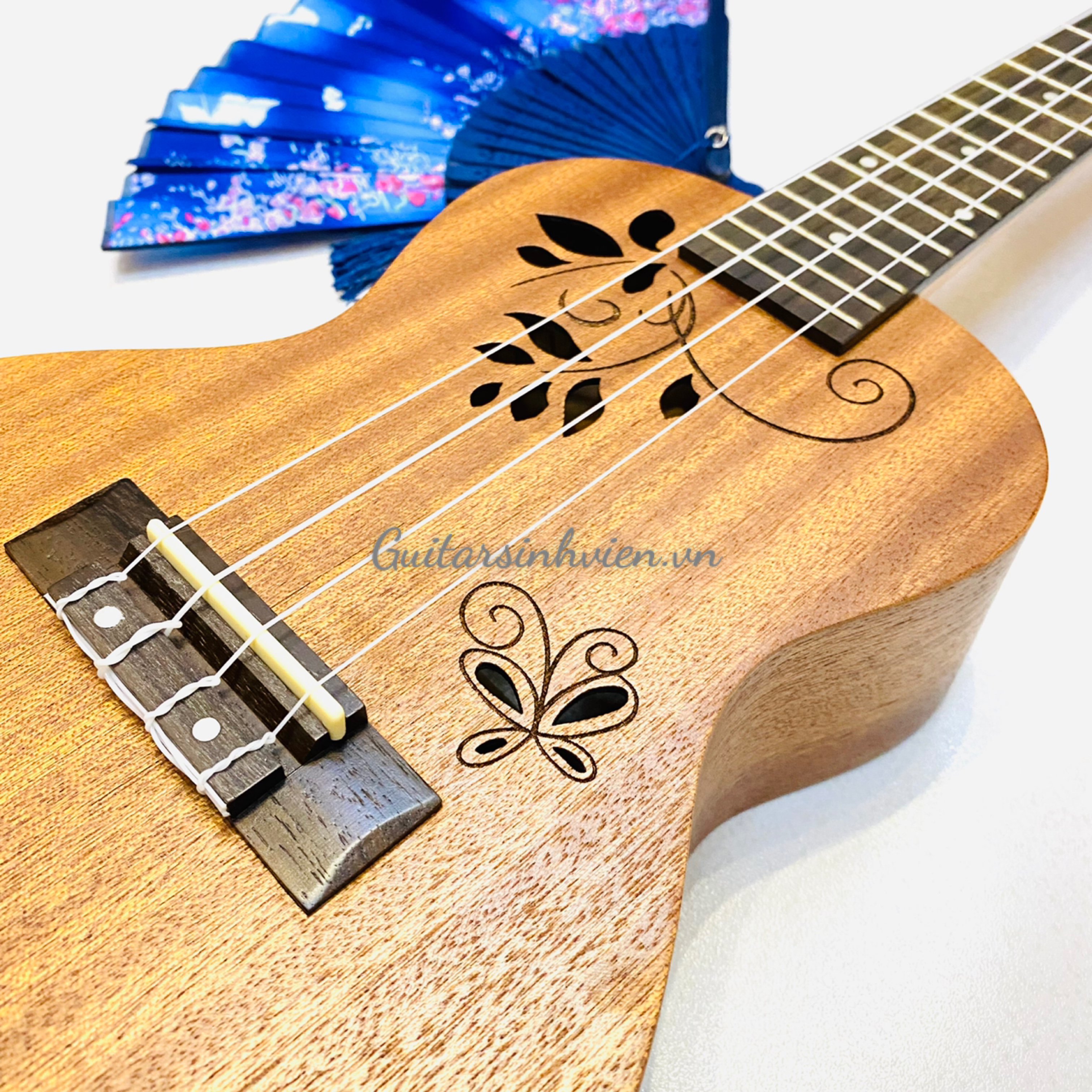 Đàn ukulele size concert gỗ mahogany