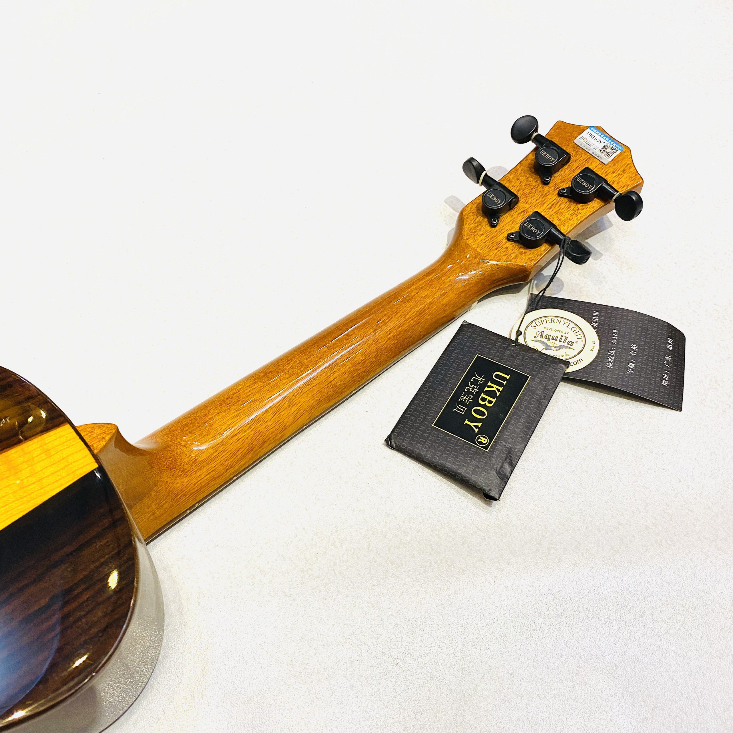 Đàn ukulele concert UKBOY cao cấp - Giá thành tốt nhất thị trường. 