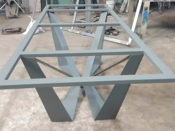 Chân sắt bàn ăn: PV-BA01