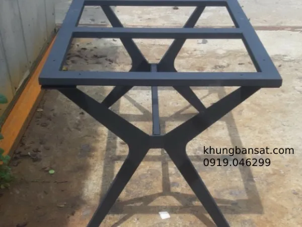 Chân sắt bàn ăn: PV-BA03