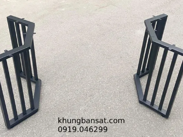 Chân sắt bàn ăn: PV-BA04