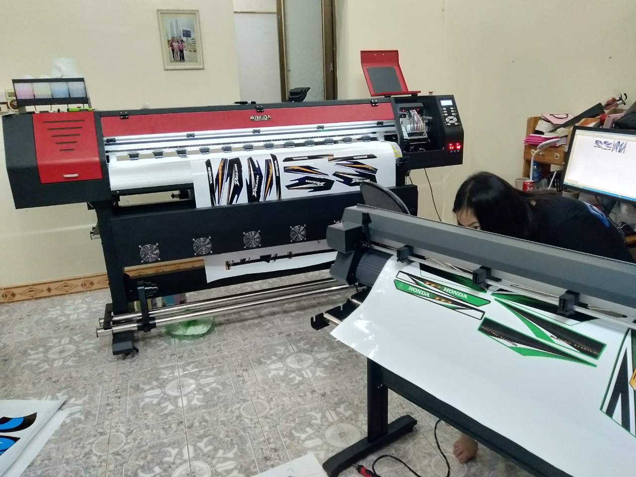 Sửa máy in decal khổ 1m6 Sửa máy in decal khổ 1m6