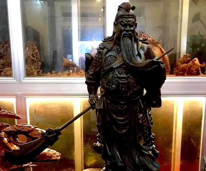 Tượng gỗ cao cấp Long An