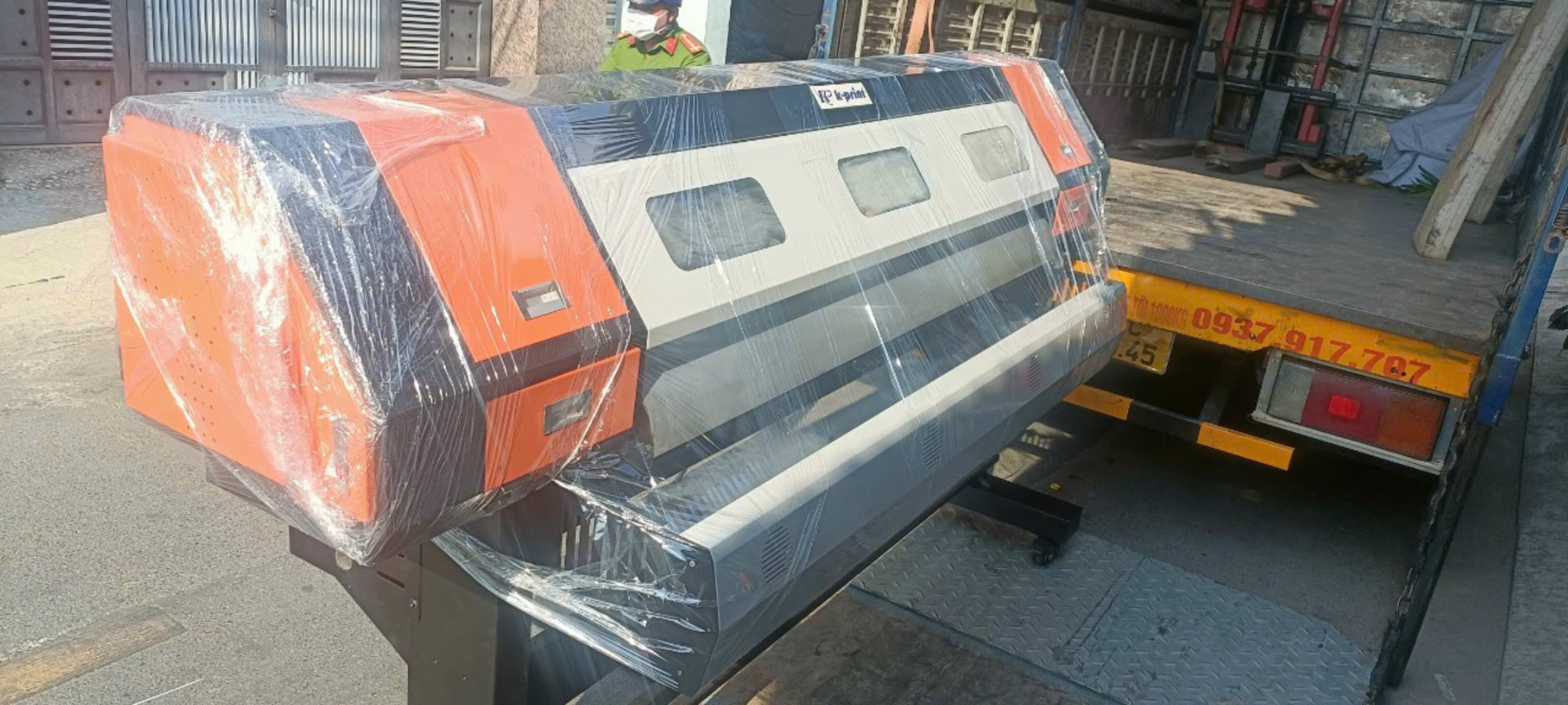 Máy in decal 1m6 cũ in được decal chữ nhỏ Máy in decal 1m6 cũ in được decal chữ nhỏ