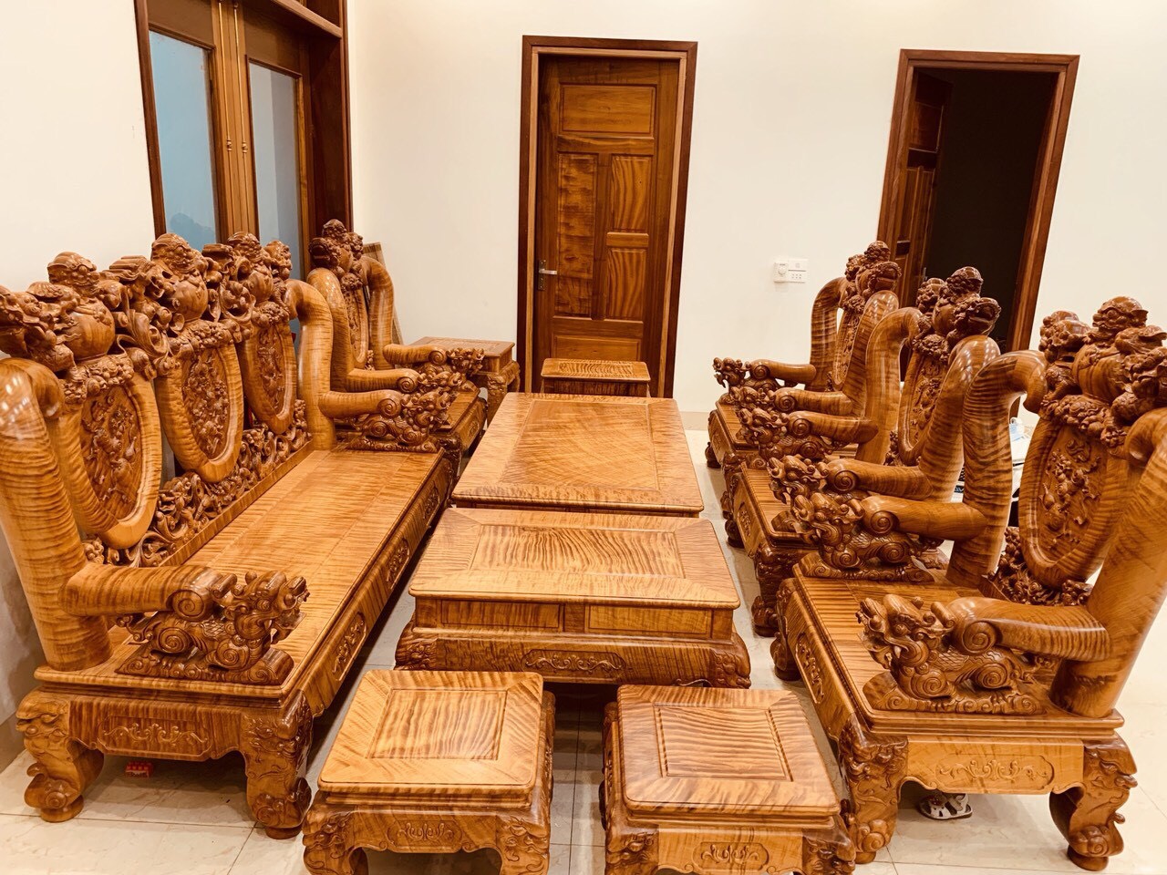 Bộ bàn ghế Đinh Chun đẹp nhất khu vực Long An