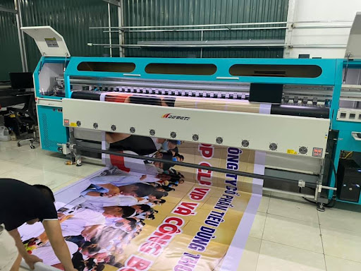 Khái quát về máy in phông bạt và vai trò của nó trong ngành quảng cáo và sự kiện. Khái quát về máy in phông bạt và vai trò của nó trong ngành quảng cáo và sự kiện.