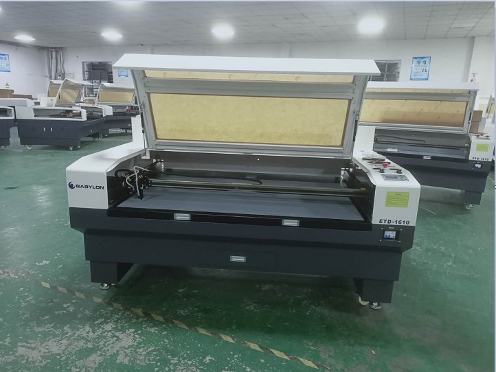 Máy Laser CO2 căt vải Máy Laser CO2 căt vải