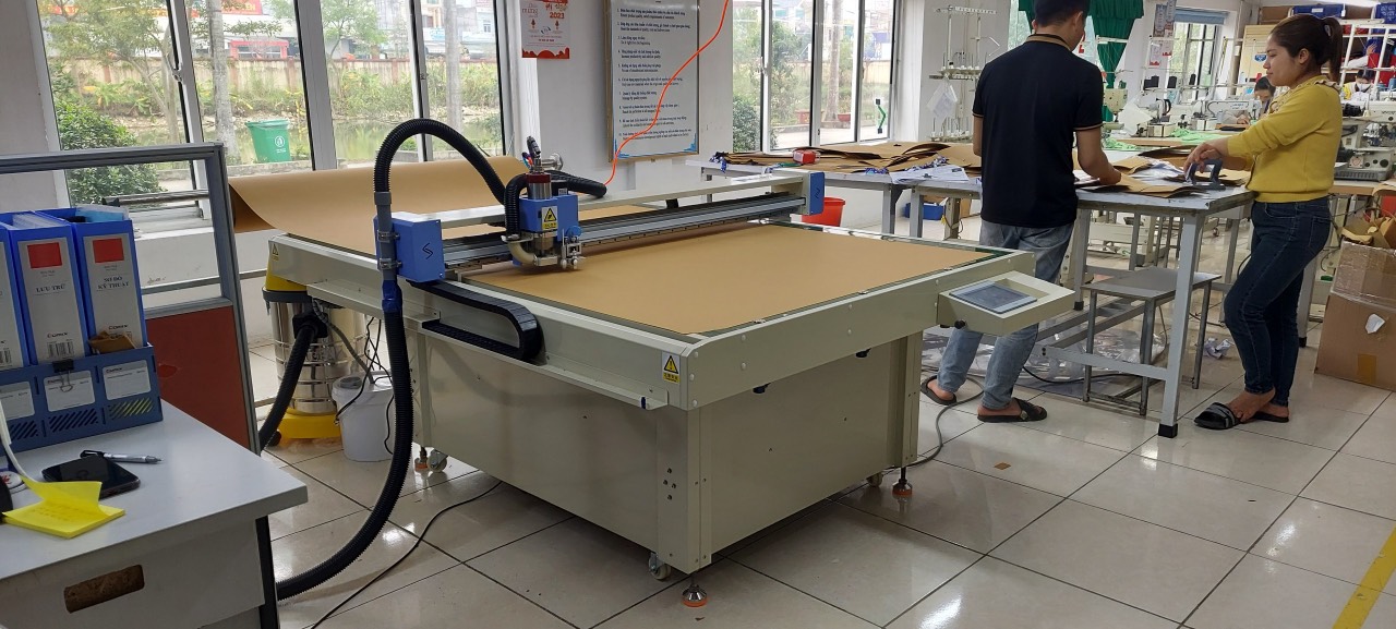 Máy Cắt Rập Giấy - Giải Pháp Tối Ưu Cho Ngành May Mặc & Thiết Kế Máy Cắt Rập Giấy - Giải Pháp Tối Ưu Cho Ngành May Mặc & Thiết Kế