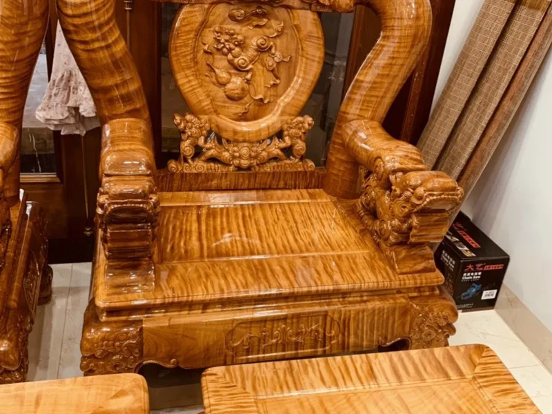 BÀN GHẾ ĐINH CHUN SIÊU VIP