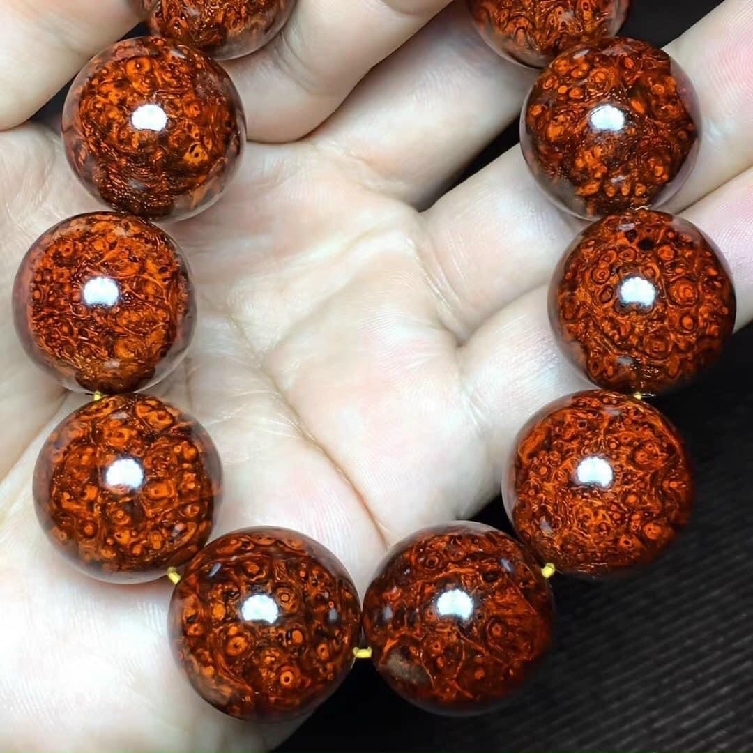 Vòng tay phong thủy đồ gỗ cao cấp