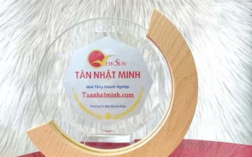 Kỷ Niệm Chương Bằng Thuỷ Tinh: Vinh Danh Các Thành Tích Xuất Sắc