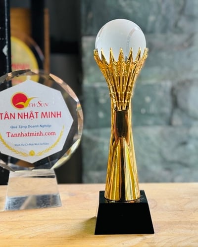 Cúp Vinh Danh, Cúp Tennis Lưu Niệm - Si Mạ Vàng