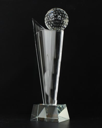 Cúp golf pha le 79
