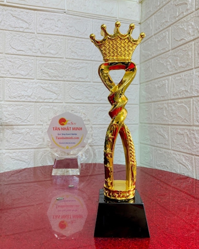 Cúp lưu niệm 12