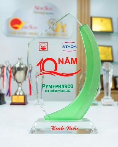 Kỷ niệm chương Pha lê càng xanh lá