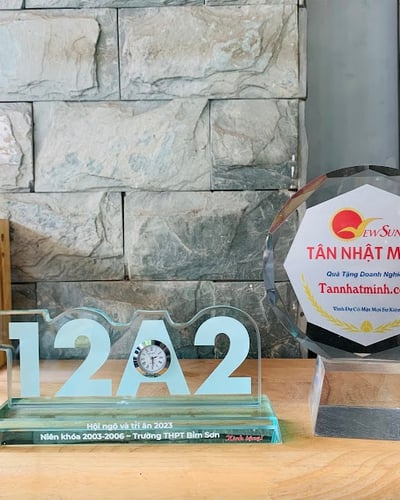 Cúp Tốt Nghiệp - Top Những Mẫu Cúp Đẹp Và Ý Nghĩa