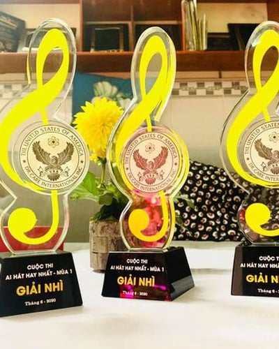 Sản xuất " Cúp âm nhạc " - Thuỷ tinh pha lê