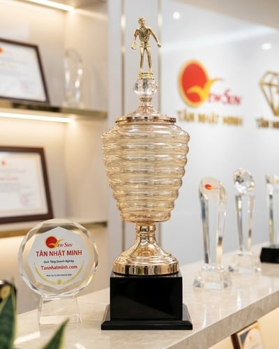 Cúp Bóng Bàn Kim Loại (2)