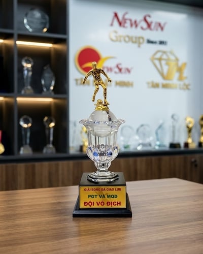 Cúp bóng đá pha lê nhập CAO CẤP -56