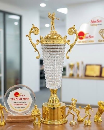 Cúp golf đẹp pha le lưu niệm mới 3