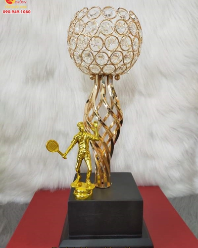 Cúp kim loại mạ vàn  thay người Tennis, bóng đá