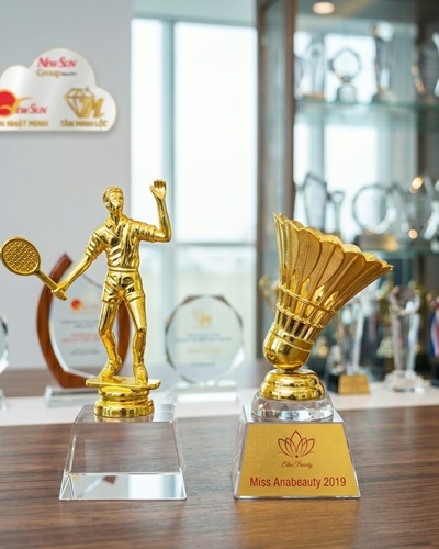 Cúp Thể Thao Cầu Lông Tennis