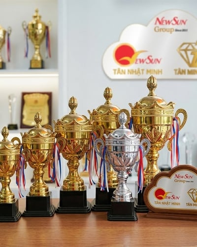 Cúp bóng đá thể thao đa dạng kích thước