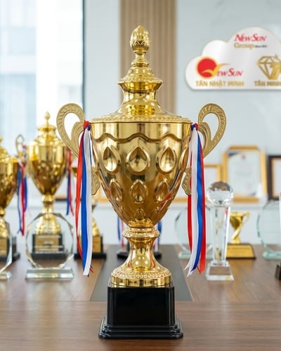 Cúp Thể Thao, Cúp Kim Loại Đẹp - Mới Nhập VIP 7 - CAO +68 cm