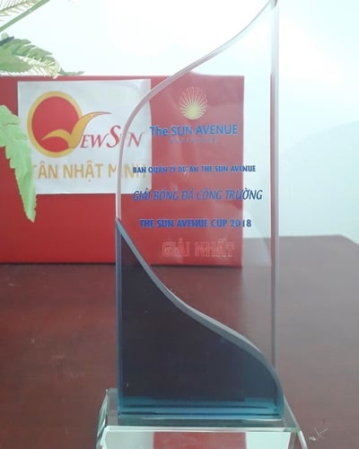 Cúp thủy tinh giá rẻ - 11