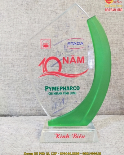 Cúp kỷ niệm chương Pha lê đẹp In nhanh 15