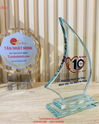 Cúp kỷ niệm chương thủy tinh In nhanh 26