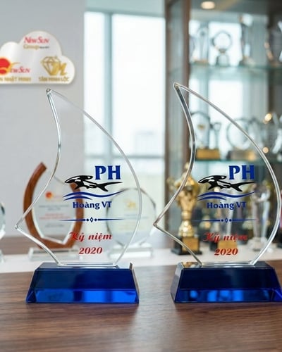 Kỷ niệm chương Pha lê thủy tinh thuyền buồm