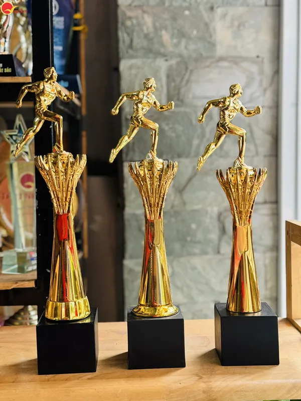 Cúp Vinh Danh, Cúp Chạy Bộ - Lưu Niệm Si Vàng