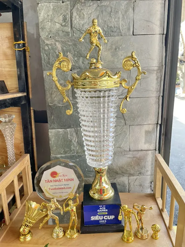 Cúp bóng đá pha lê ĐẸP - Có màu Vàng & Bạc