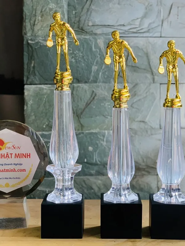 Cúp Bóng Bàn Nhựa Gắn Người (3)