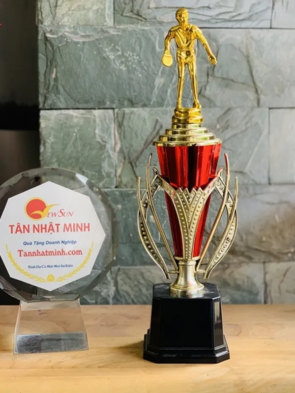 Cúp Bóng Bàn Nhựa Gắn Người