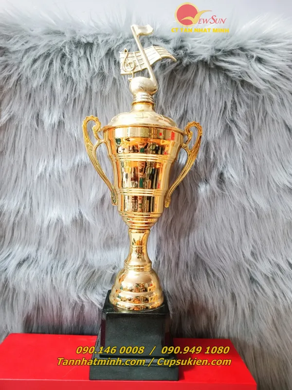 Cúp pha lê âm nhạc 10