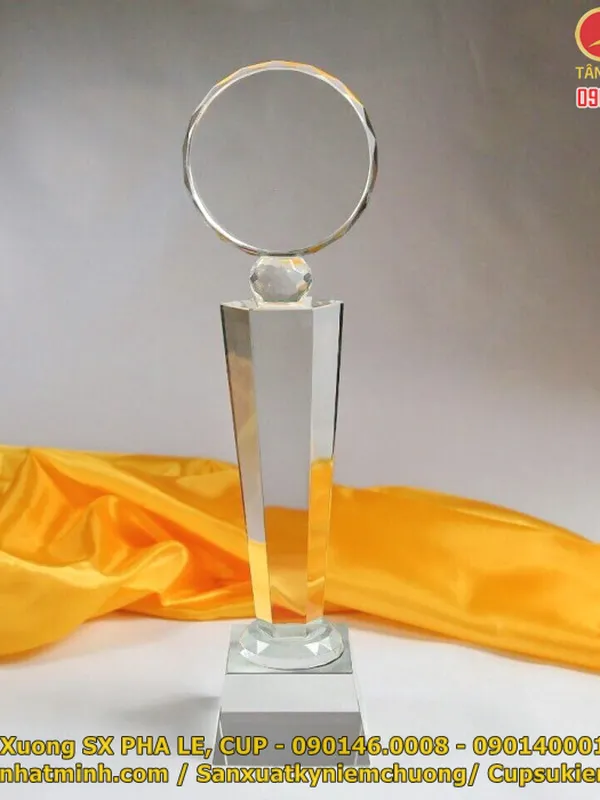 Cúp pha lê, cúp lưu niệm, cúp thể thao (18C)