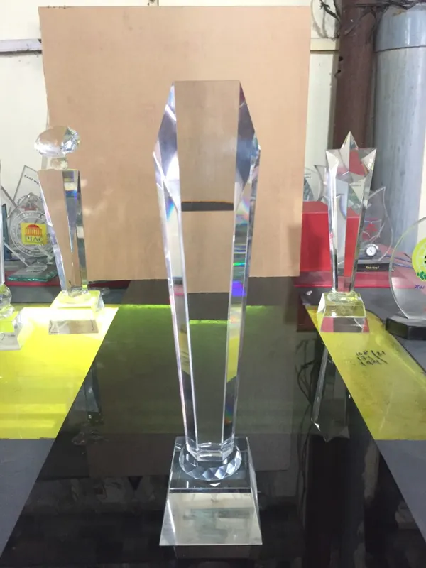 Cúp pha lê nhập -37