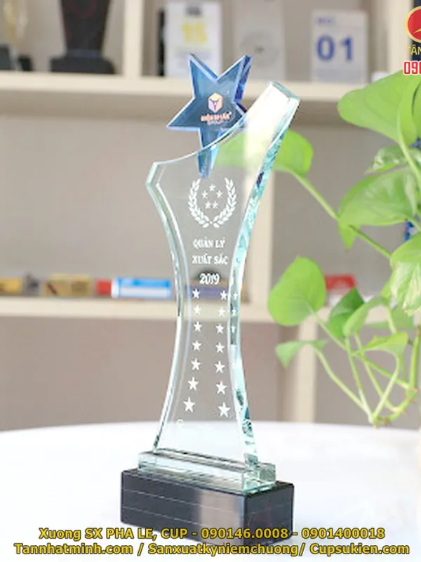 Cúp thủy tinh giá rẻ - 8